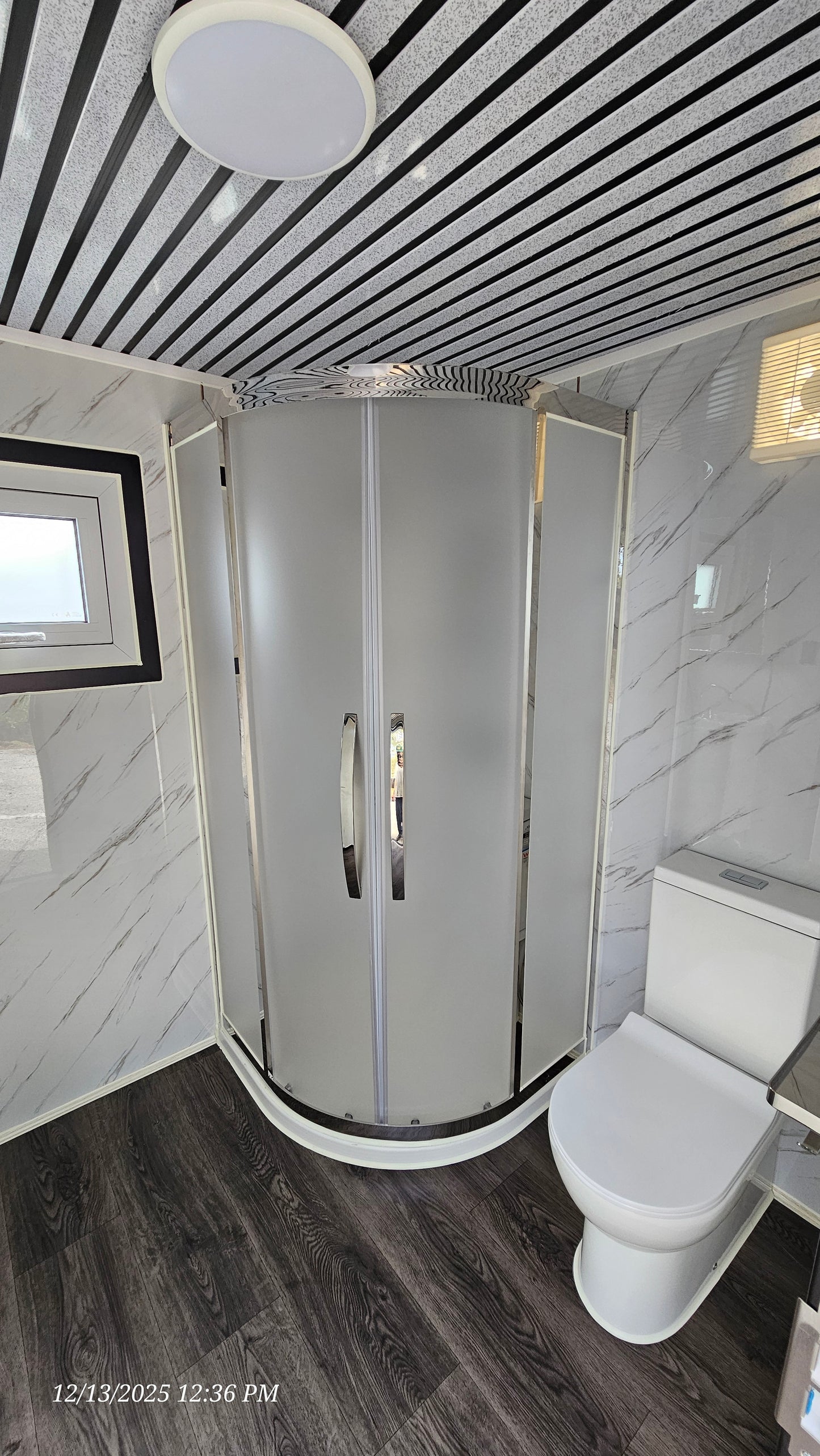 Large Shower Combo (round corner w/ doors)