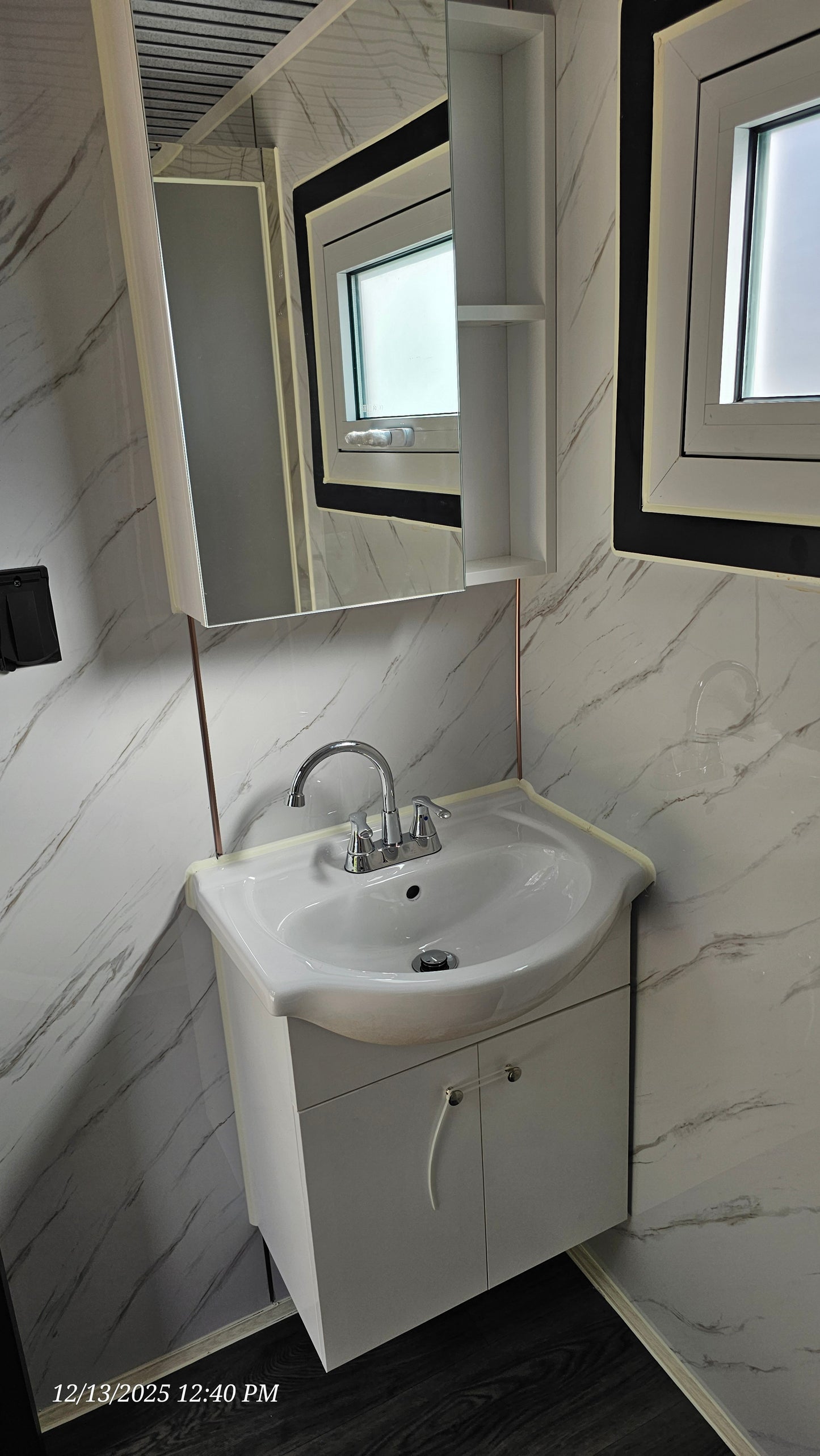Large Shower Combo (square shower w/ curtain)