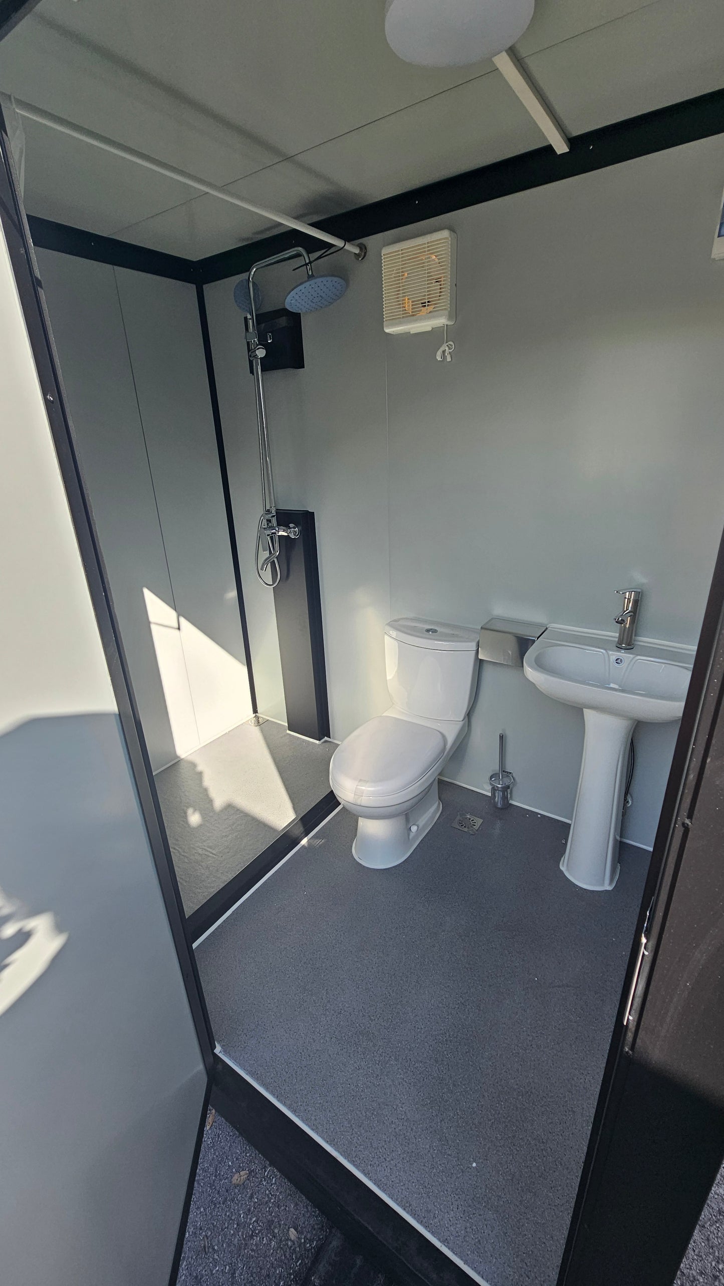 Medium Toilet Shower Combo